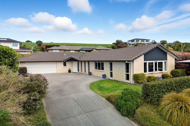 Photo of property in 11 Haden Place, Omokoroa, 3114