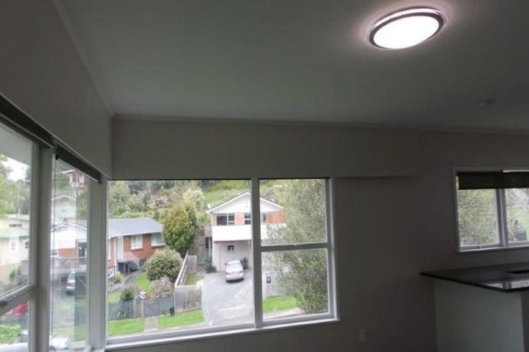Photo of property in 1/24 Sovereign Place, Glenfield, Auckland, 0629