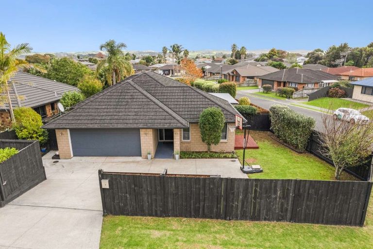 Photo of property in 1 Puketi Lane, Waiuku, 2123
