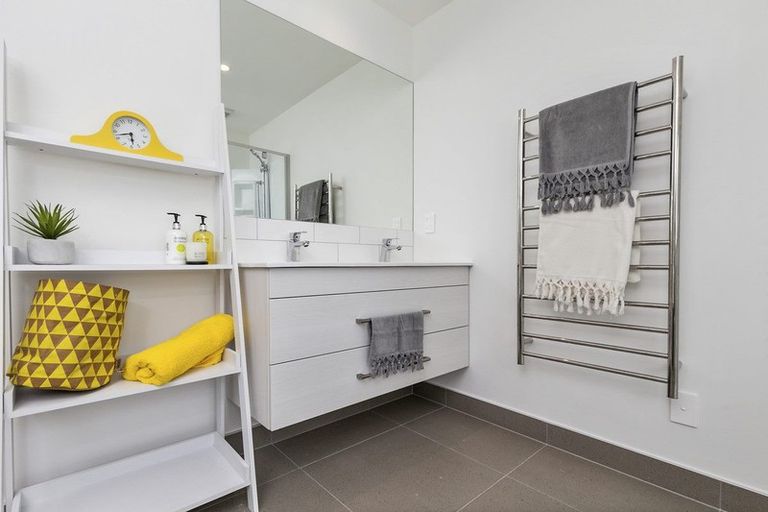 Photo of property in 1 Pae Moana Place, Stanmore Bay, Whangaparaoa, 0932