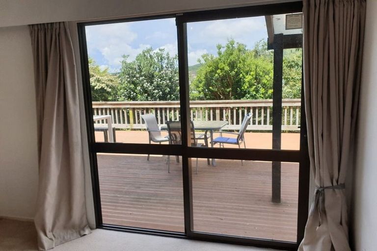 Photo of property in 27 Rembrandt Avenue, Tawa, Wellington, 5028