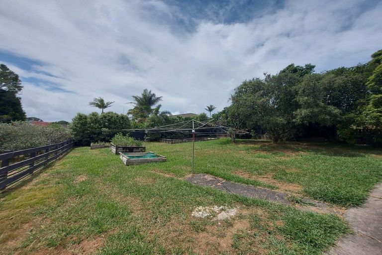 Photo of property in 5 Routley Drive, Glen Eden, Auckland, 0602