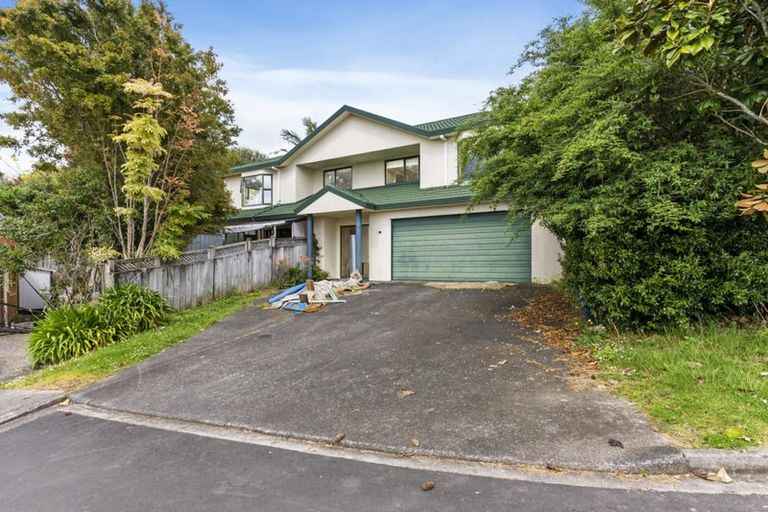 Photo of property in 10 Egret Court, Unsworth Heights, Auckland, 0632