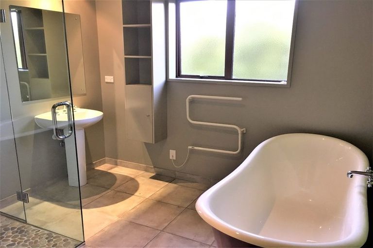 Photo of property in 18b Glenfinnon Place, Wanaka, 9305