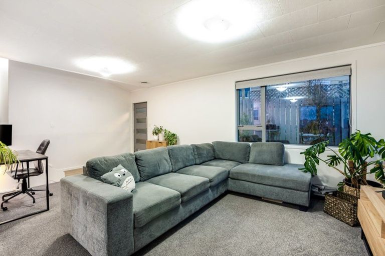 Photo of property in 4 Staysail Place, Whitby, Porirua, 5024