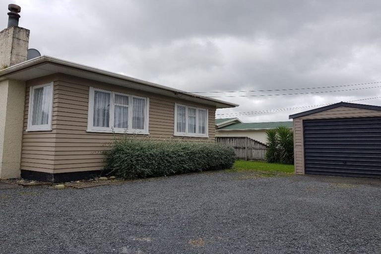 Photo of property in 1/174 Old Wairoa Road, Papakura, 2110