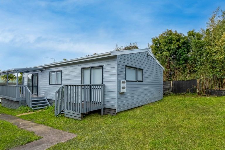 Photo of property in 184 Hutchinson Avenue, New Lynn, Auckland, 0600