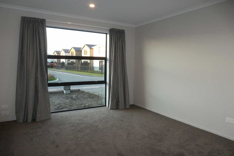 Photo of property in 48 Miromiro Street, Broomfield, Christchurch, 8042