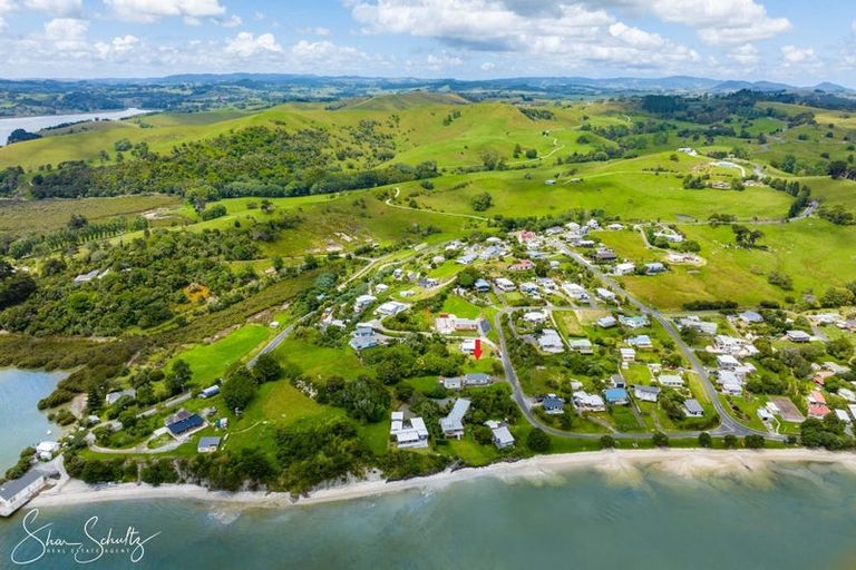 Photo of property in 9 Rigby Street, Whakapirau, 0583