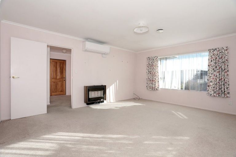 Photo of property in 1 Mcilwaine Place, Marton, 4710