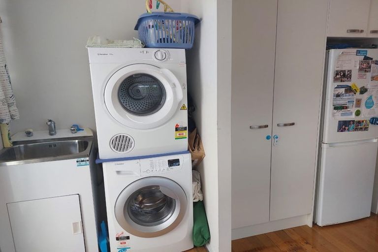 Photo of property in 19a Marewa Street, Te Atatu South, Auckland, 0610