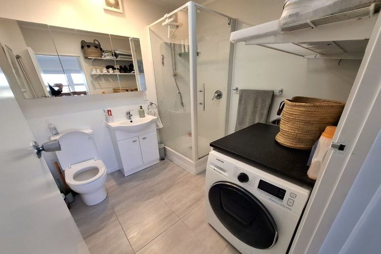 Photo of property in 6/18 Parr Terrace, Castor Bay, Auckland, 0620