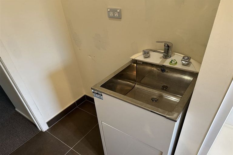 Photo of property in 2/54 Lynwood Road, New Lynn, Auckland, 0600