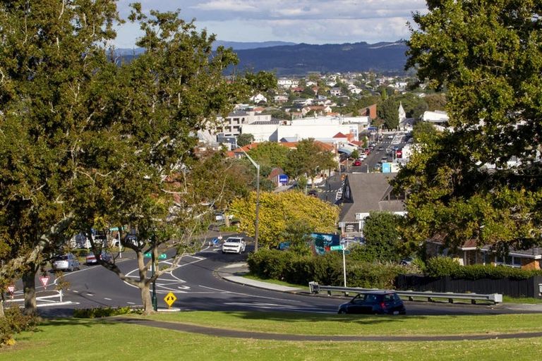 Photo of property in 10 Howe Street, Howick, Auckland, 2014