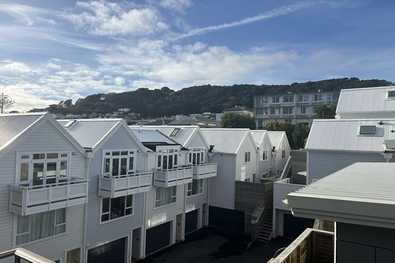 Photo of property in Pirie Street Townhouses, 28/35 Pirie Street, Mount Victoria, Wellington, 6011