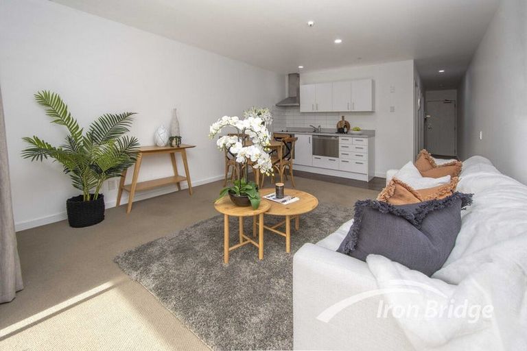 Photo of property in 2/126 Nursery Road, Linwood, Christchurch, 8011