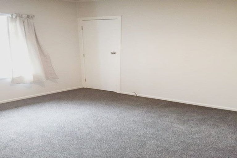 Photo of property in 4 Queen Mary Avenue, New Lynn, Auckland, 0600