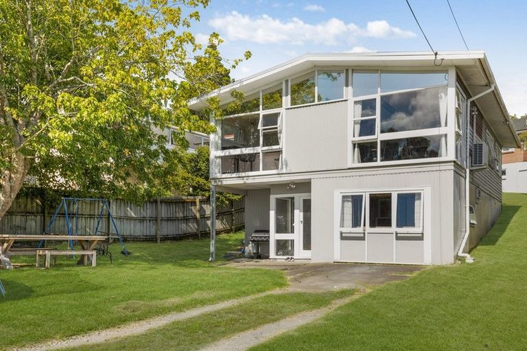 Photo of property in 14 Mason Street, New Lynn, Auckland, 0600