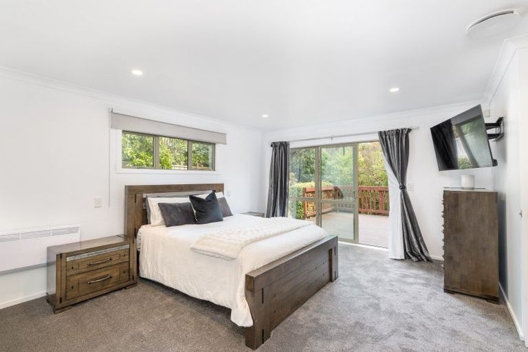 Photo of property in 5 Mcewen Crescent, Riverstone Terraces, Upper Hutt, 5018