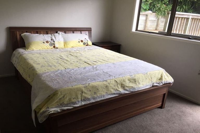 Photo of property in 84 Ayton Drive, Totara Vale, Auckland, 0629