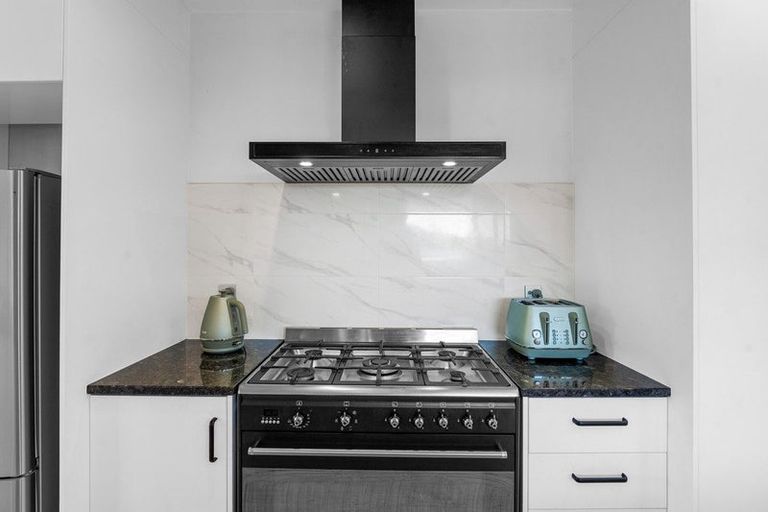 Photo of property in 14 Wade Place, Welcome Bay, Tauranga, 3175