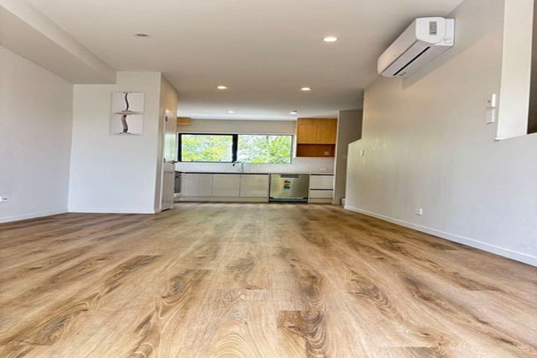 Photo of property in 8/1 Kaponga Crescent, New Lynn, Auckland, 0600