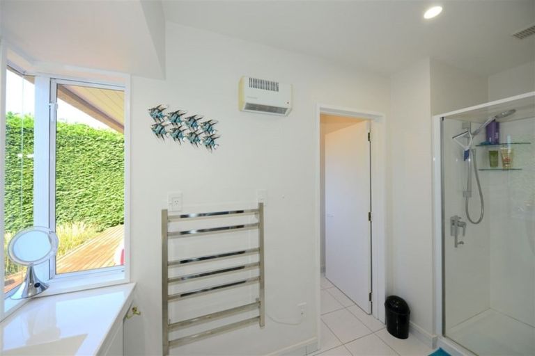 Photo of property in 2/11 Belleview Terrace, Mount Pleasant, Christchurch, 8081