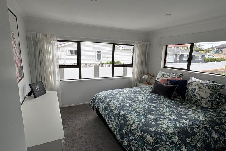 Photo of property in 2/39 Stanley Avenue, Milford, Auckland, 0620