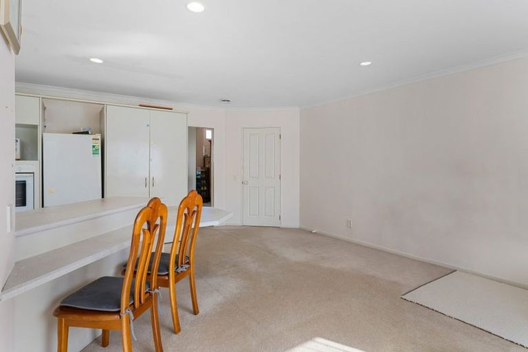 Photo of property in 19 Belgate Place, Somerville, Auckland, 2014