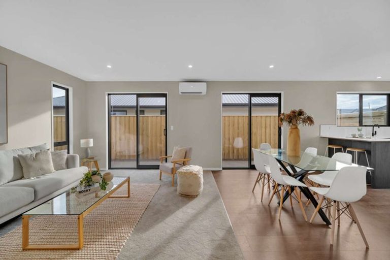 Photo of property in 21 Ellmers Street, Woodend, 7691