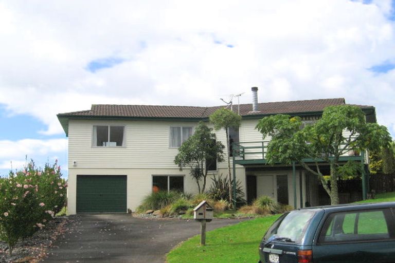 Photo of property in 12 Seabar Place, Glen Eden, Auckland, 0602