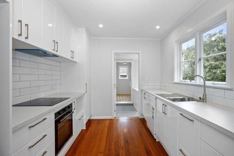 Photo of property in 36 Inglis Street, Seatoun, Wellington, 6022