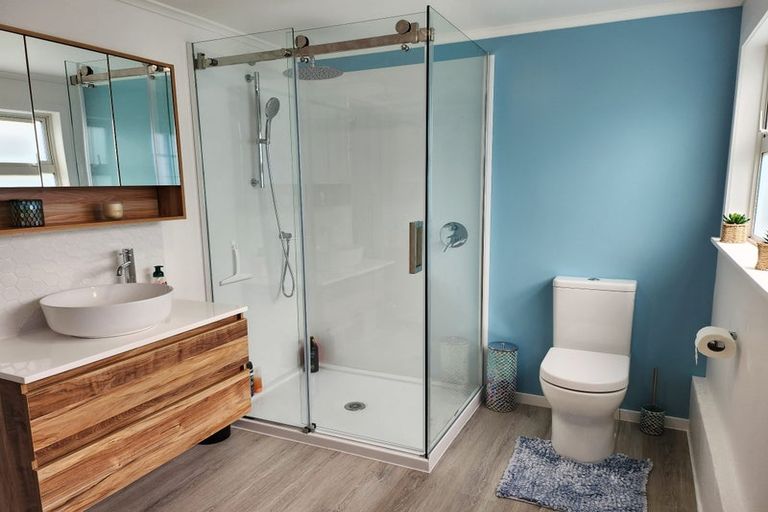 Photo of property in 5 Sunshine Crescent, Kelson, Lower Hutt, 5010