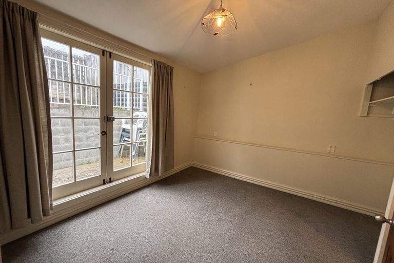 Photo of property in 43 Roxburgh Street, Mount Victoria, Wellington, 6011