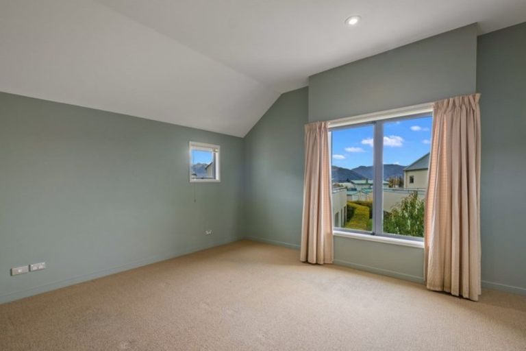 Photo of property in 13 Meadowbrook Place, Wanaka, 9305