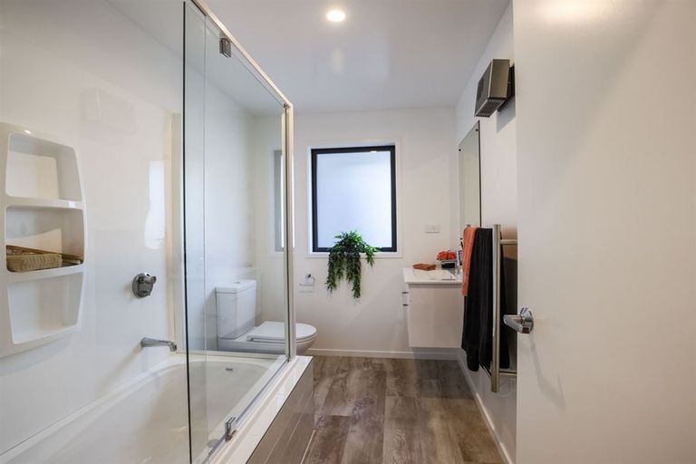 Photo of property in 2/14 Woodhouse Street, Linwood, Christchurch, 8062