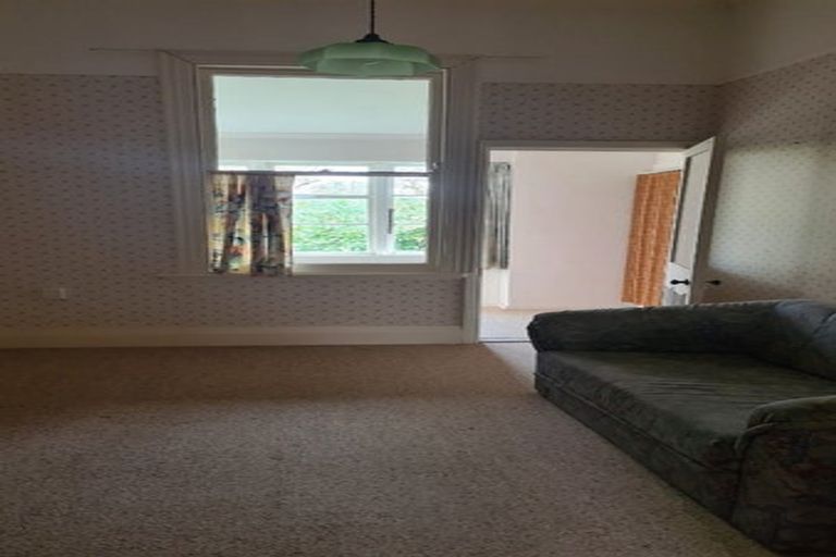 Photo of property in 27 Wood Street, Greytown, 5712