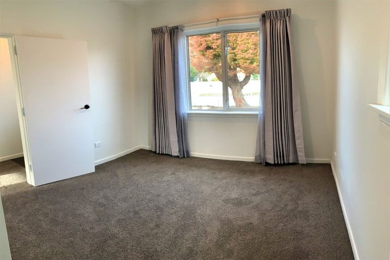 Photo of property in 26 Memorial Avenue, Ilam, Christchurch, 8053