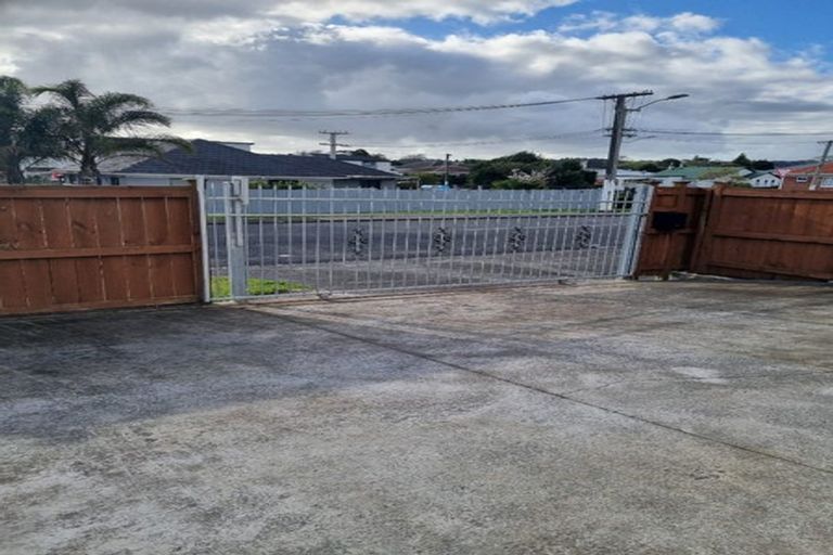 Photo of property in 2/2a Hutt Road, Manurewa, Auckland, 2102