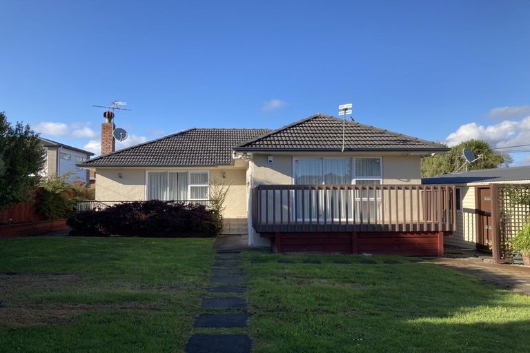 Photo of property in 14 Fairdene Avenue, Henderson, Auckland, 0610