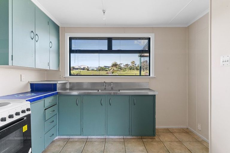 Photo of property in 4 Sea View Road, Baylys Beach, Dargaville, 0377