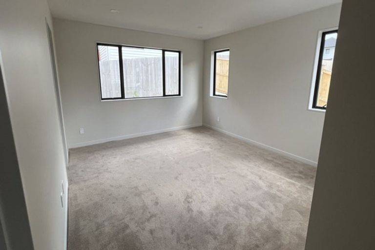 Photo of property in 11 Carberry Lane, Pinehill, Auckland, 0632