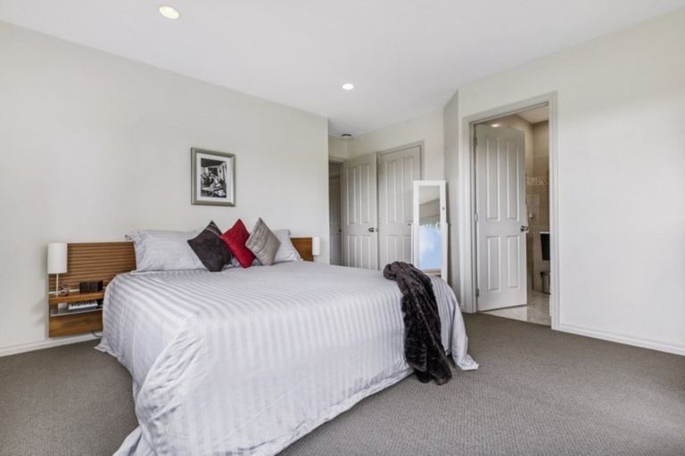 Photo of property in 29 Speedy Crescent, Hillcrest, Auckland, 0627