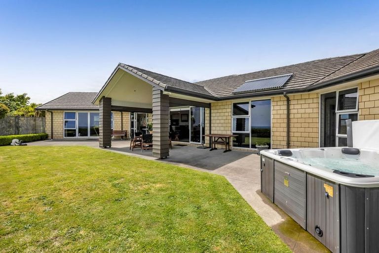 Photo of property in 253 Lwr Pitone Road, Pitone, New Plymouth, 4374