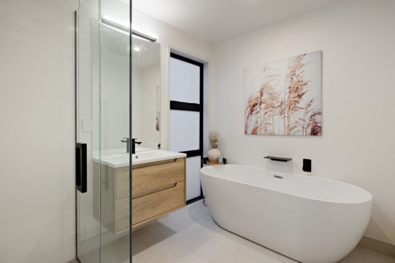 Photo of property in 18 Motiti Road, Papamoa Beach, Papamoa, 3118