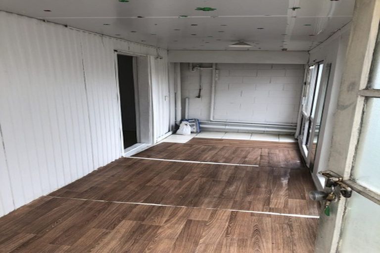 Photo of property in 621 Massey Road, Mangere, Auckland, 2022