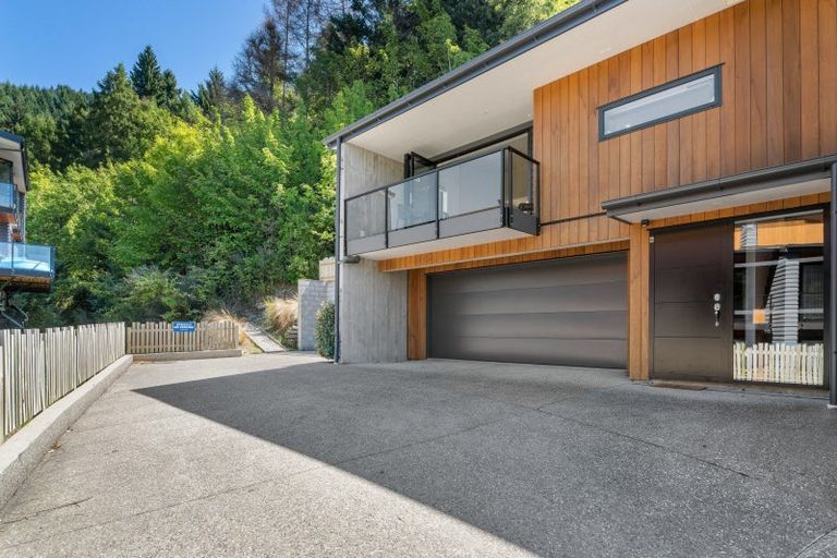 Photo of property in St Andrews Park, 12 Saint Lauras Lane, Queenstown, 9300