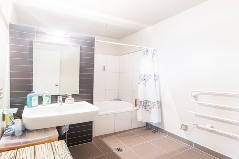 Photo of property in Vespa Apartments, 407/20 Hanson Street, Mount Cook, Wellington, 6021