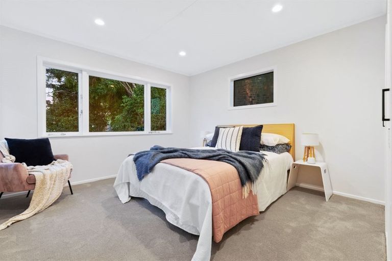 Photo of property in 11 Ranui Station Road, Ranui, Auckland, 0612
