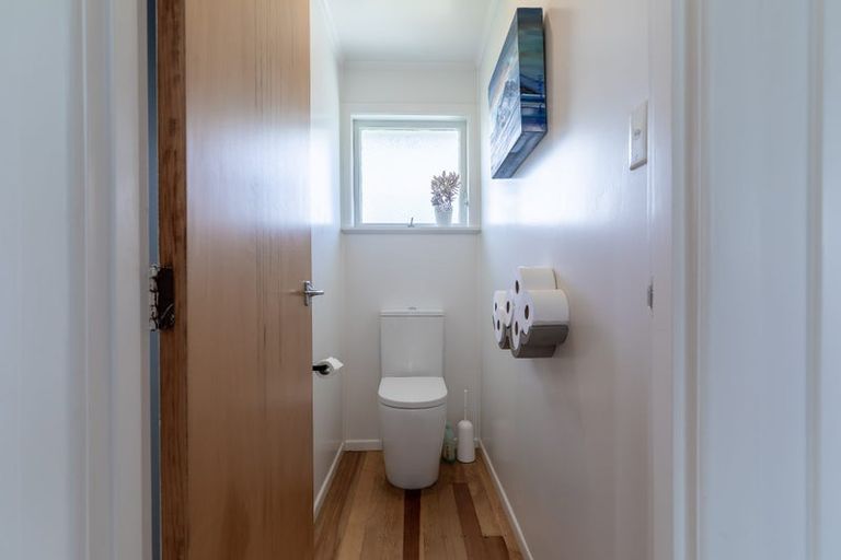 Photo of property in 40 Gill Avenue, Te Atatu Peninsula, Auckland, 0610